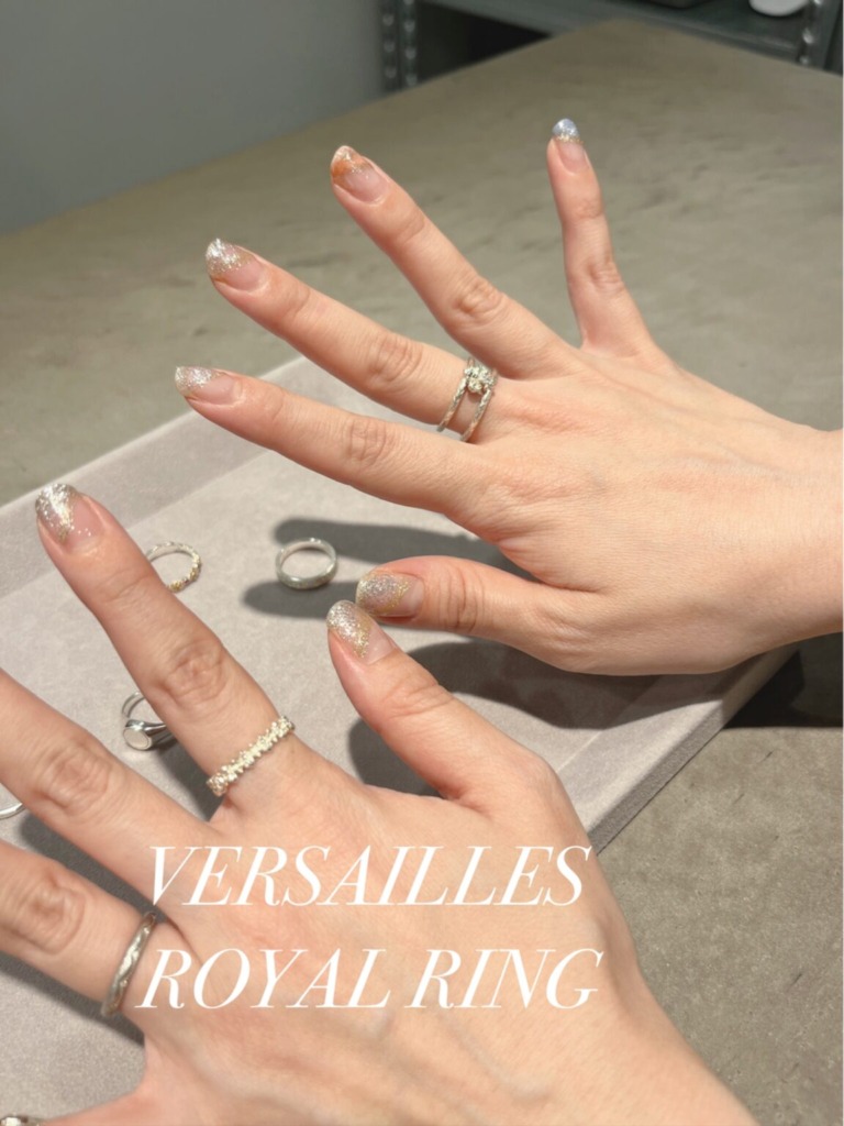 VERSAILLES ROYAL RING(左)