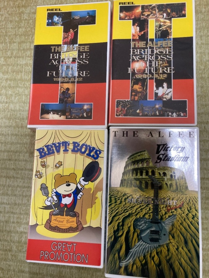 ビデオテープが突然出てきてビックリ！